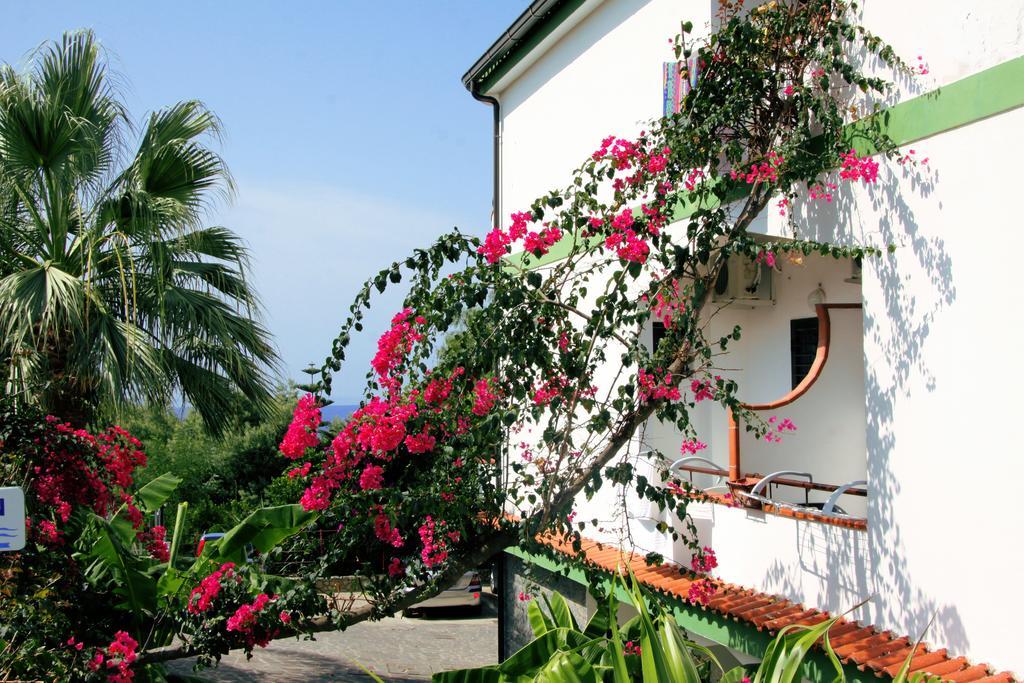 Hotel Marinella Капо-Ватикано Екстер'єр фото
