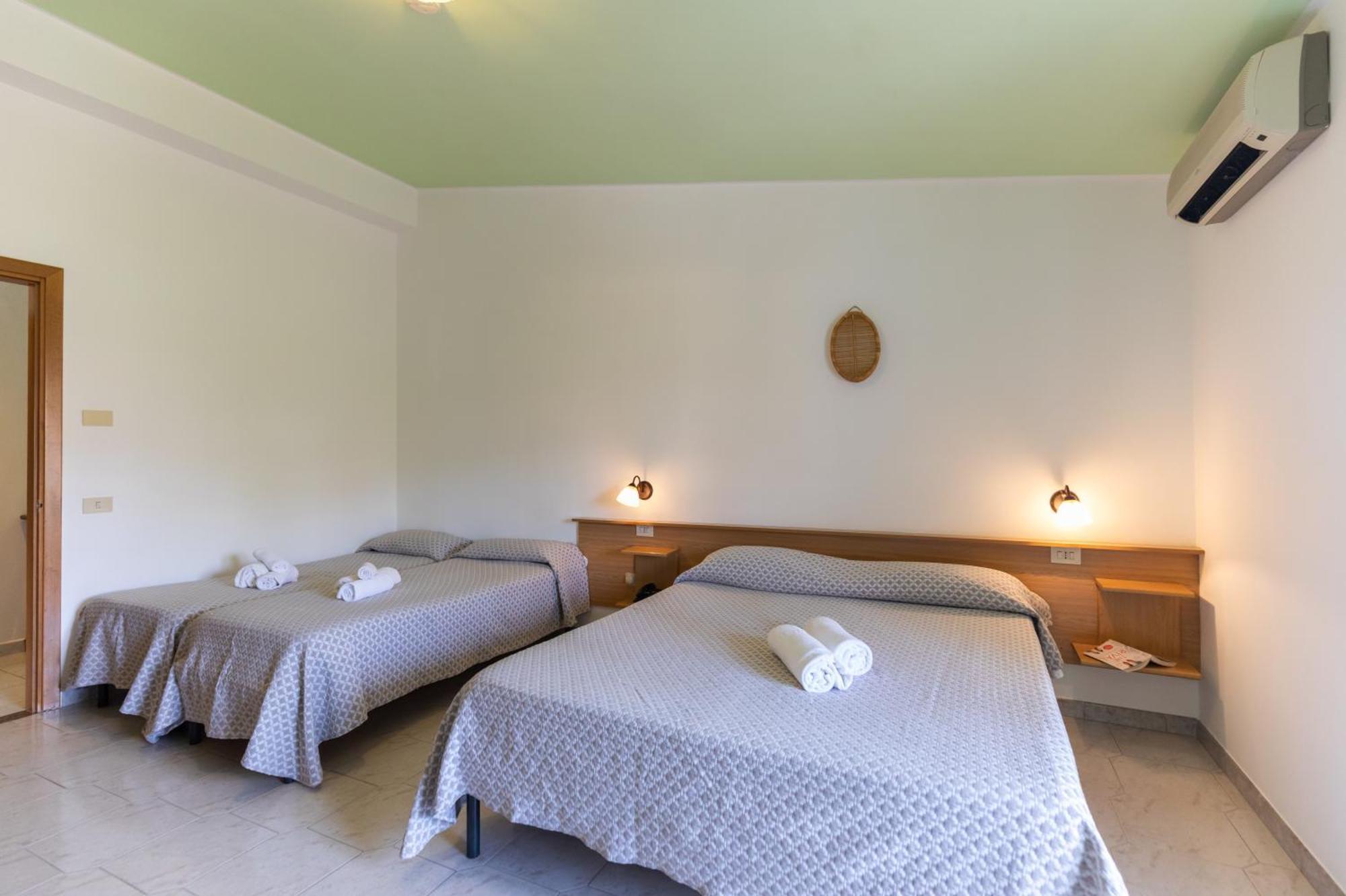 Hotel Marinella Капо-Ватикано Екстер'єр фото